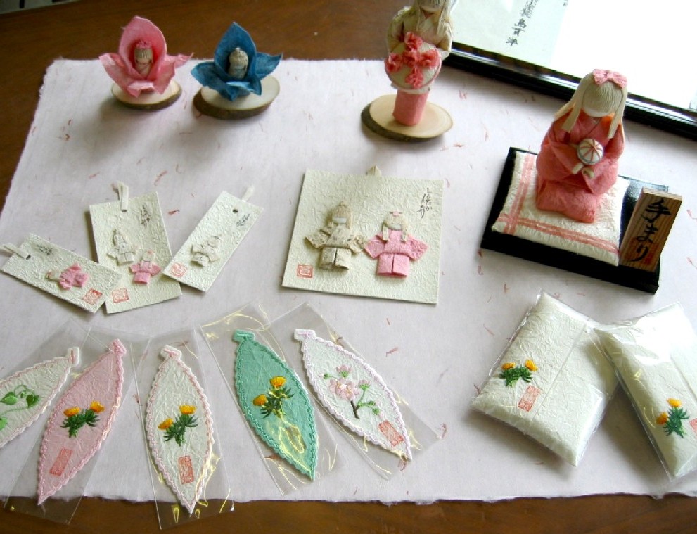 髙橋　惠（深山和紙）